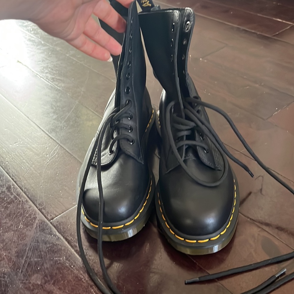 Dr. Martens Air wair SZ 8 // EU 39 Brand new never worn